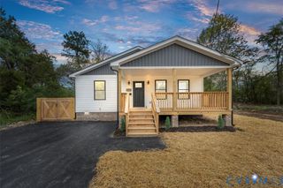 958 Old Wythe St, Petersburg, VA 23803