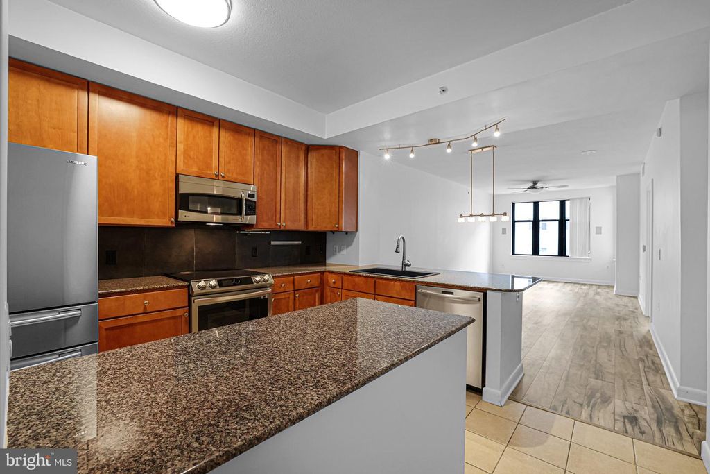 400 MASSACHUSETTS AVE NW #405, Washington, DC 20001
