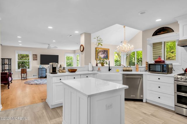 31 Society Hill Way, Tinton Falls, NJ 07724
