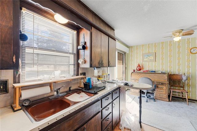 13429 Winchester Avenue, Grandview, MO 64030