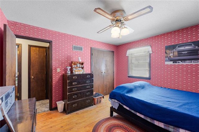 13429 Winchester Avenue, Grandview, MO 64030