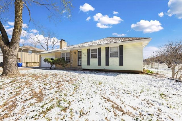 13429 Winchester Avenue, Grandview, MO 64030