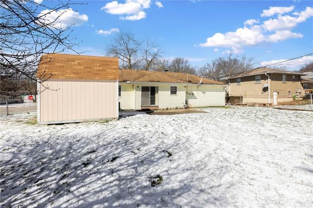 13429 Winchester Avenue, Grandview, MO 64030