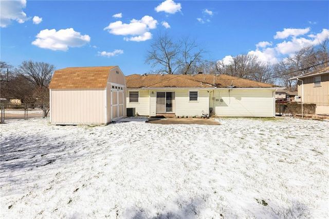 13429 Winchester Avenue, Grandview, MO 64030