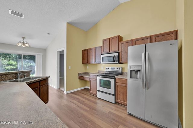 10810 STANTON HILLS Drive E, Jacksonville, FL 32222