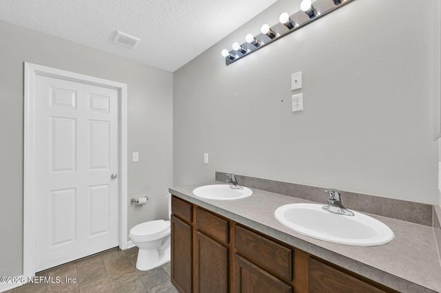 10810 STANTON HILLS Drive E, Jacksonville, FL 32222