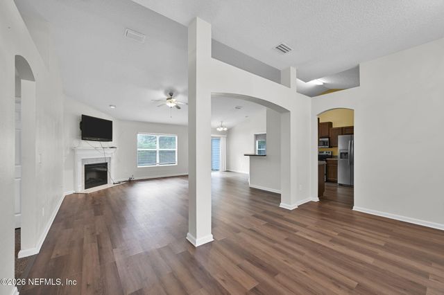 10810 STANTON HILLS Drive E, Jacksonville, FL 32222