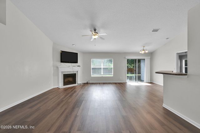 10810 STANTON HILLS Drive E, Jacksonville, FL 32222