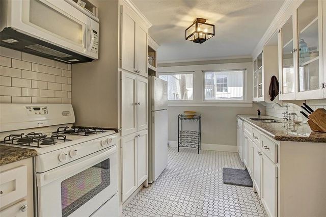 303 E 15, Houston, TX 77008