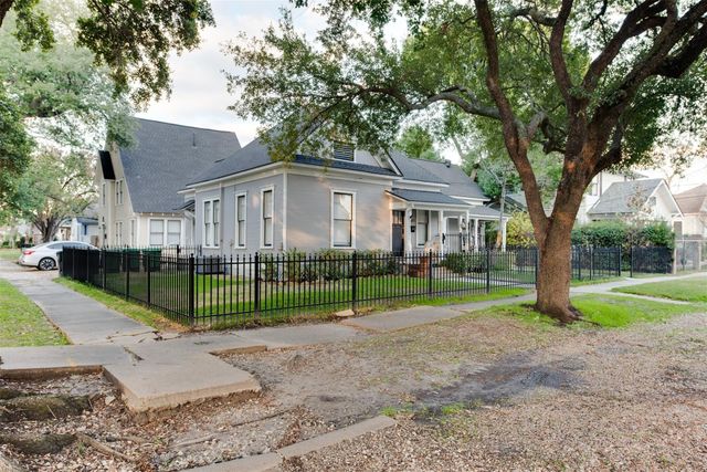 303 E 15, Houston, TX 77008