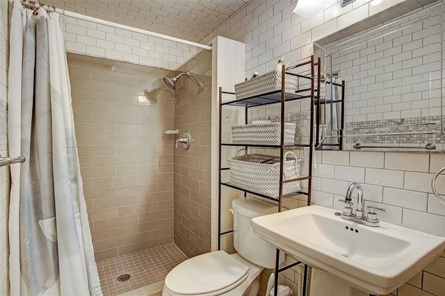 303 E 15, Houston, TX 77008