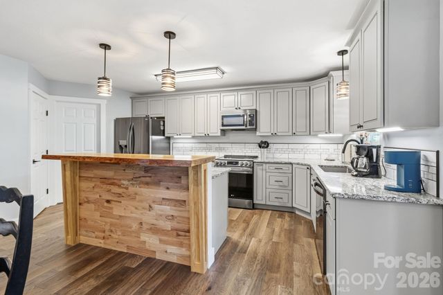34 Aster Ridge Drive, Waynesville, NC 28786