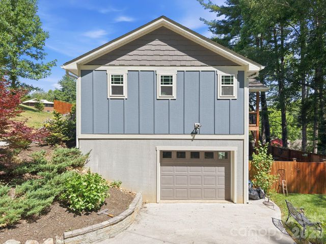 34 Aster Ridge Drive, Waynesville, NC 28786