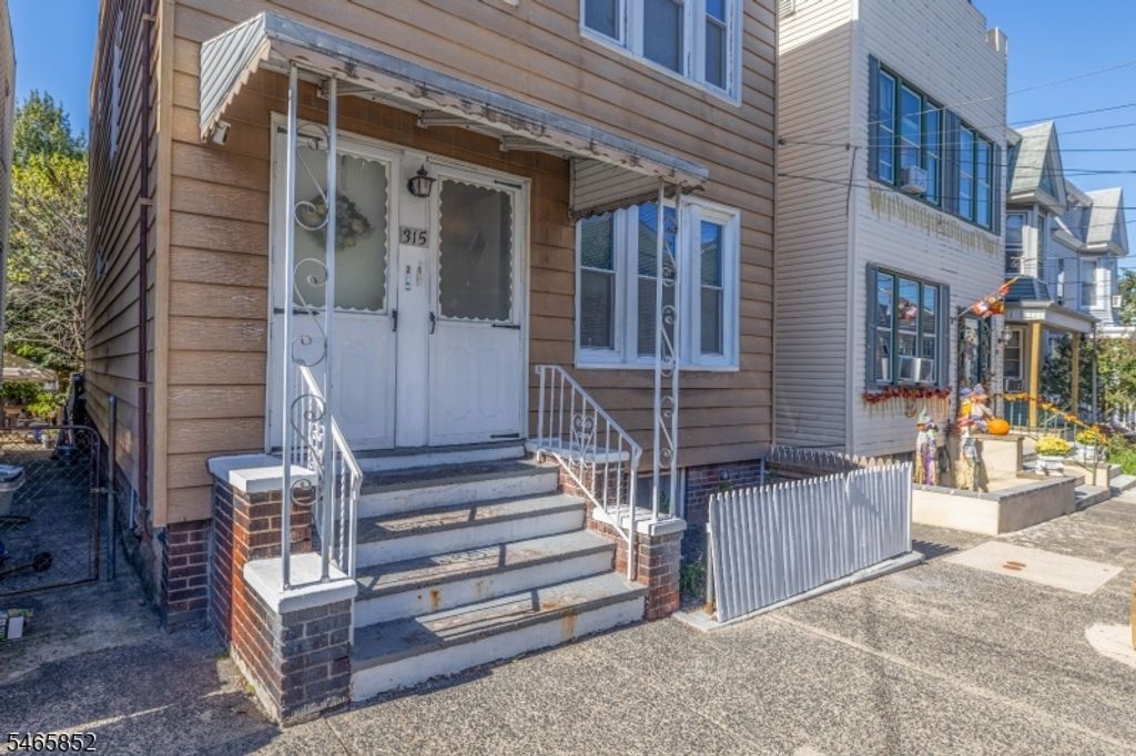 315 Pearsall Ave, Jersey City, NJ 07305 — exterior
