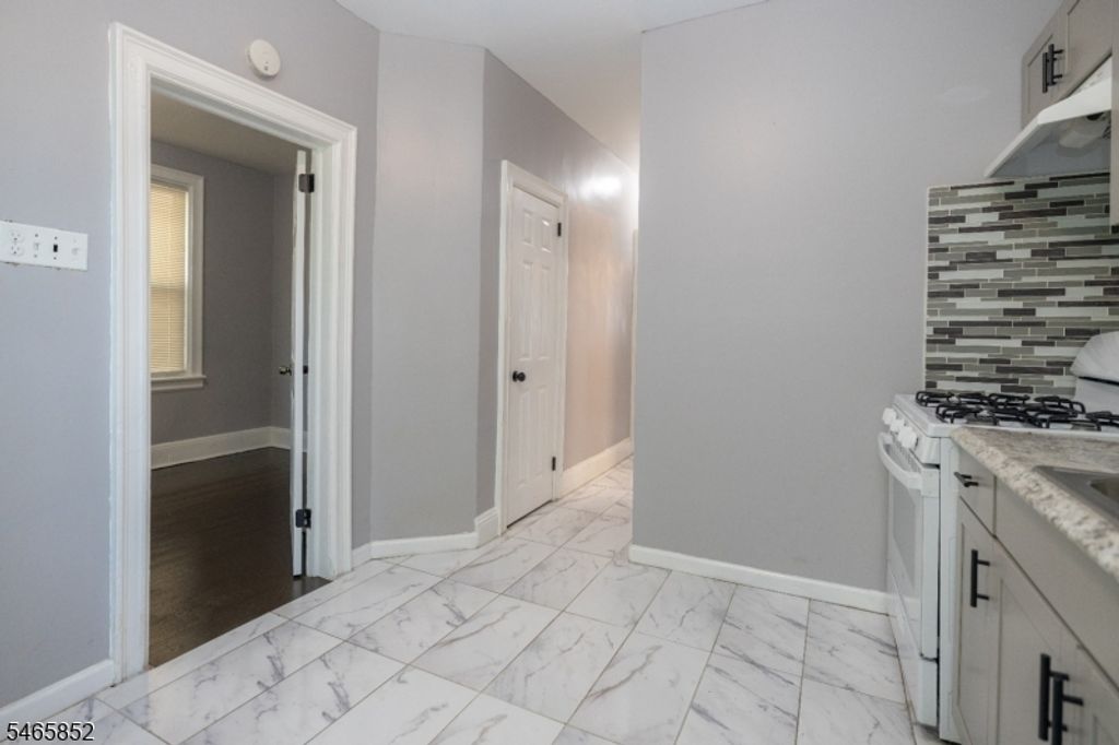 315 Pearsall Ave, Jersey City, NJ 07305 — photo 5