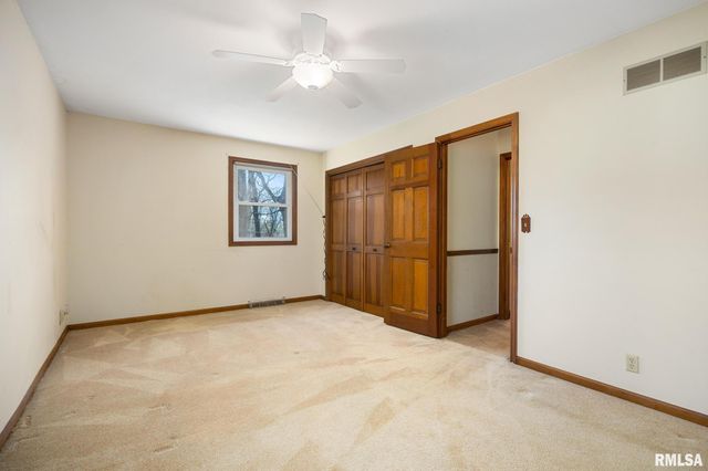2353 HOLLANDS GROVE Road, Washington, IL 61571