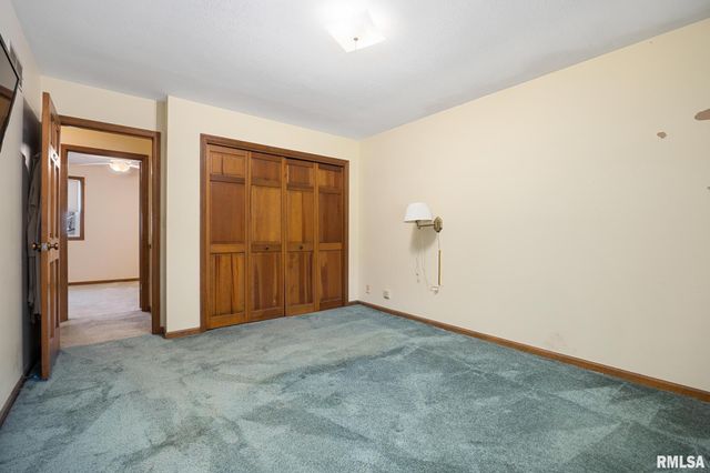 2353 HOLLANDS GROVE Road, Washington, IL 61571