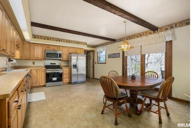 2353 HOLLANDS GROVE Road, Washington, IL 61571