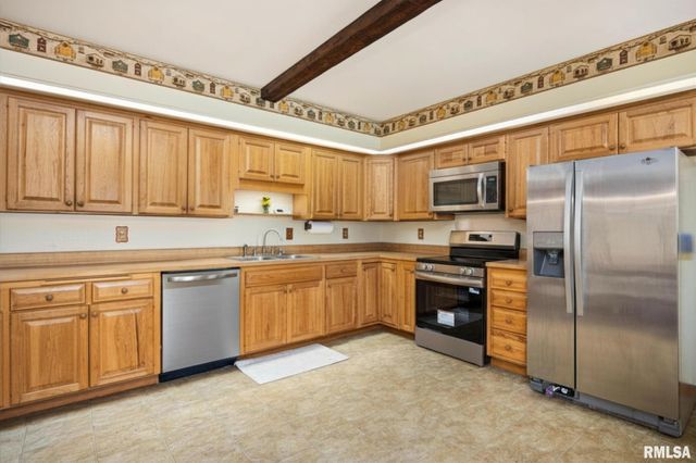 2353 HOLLANDS GROVE Road, Washington, IL 61571