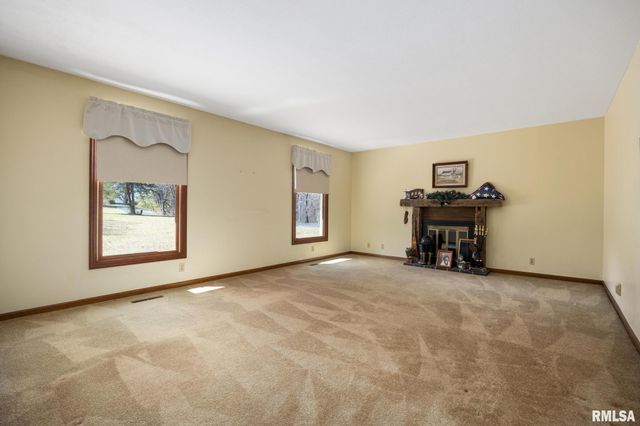 2353 HOLLANDS GROVE Road, Washington, IL 61571