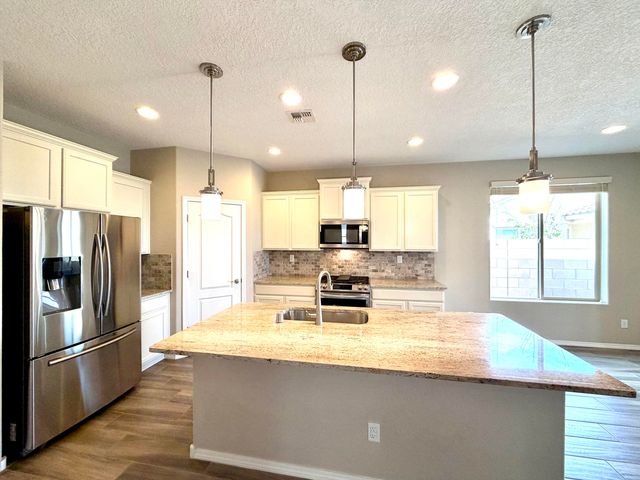 2016 Gunnison Place NW, Albuquerque, NM 87120