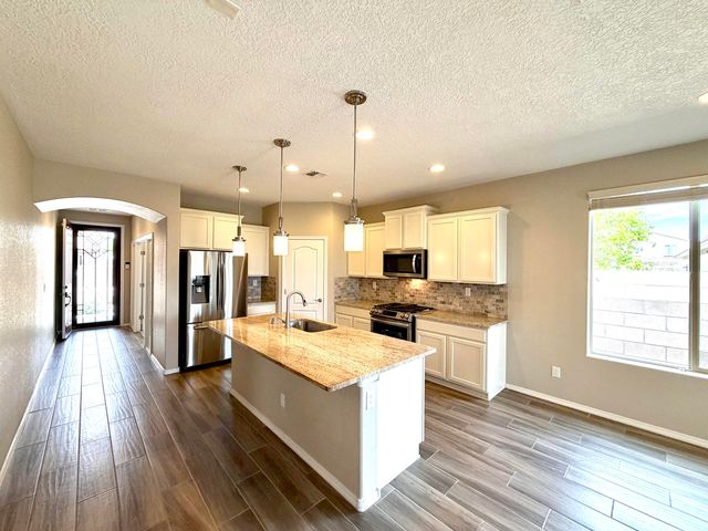 2016 Gunnison Place NW, Albuquerque, NM 87120