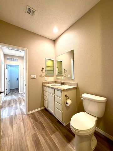 2016 Gunnison Place NW, Albuquerque, NM 87120