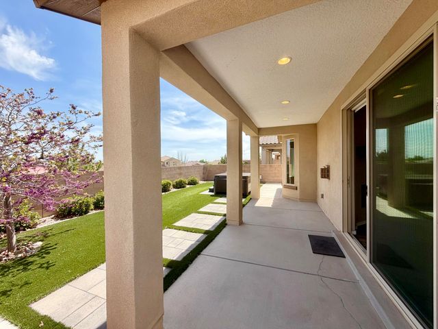 2016 Gunnison Place NW, Albuquerque, NM 87120