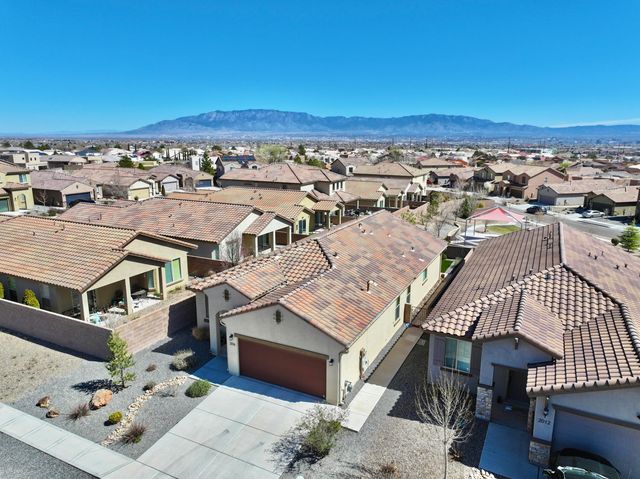 2016 Gunnison Place NW, Albuquerque, NM 87120