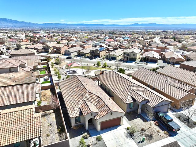 2016 Gunnison Place NW, Albuquerque, NM 87120