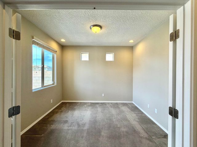 2016 Gunnison Place NW, Albuquerque, NM 87120