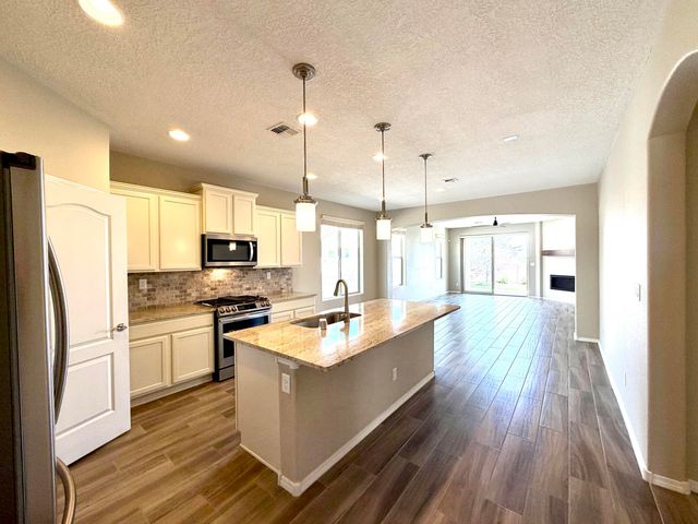 2016 Gunnison Place NW, Albuquerque, NM 87120