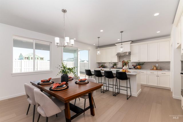 2629 N Morehouse Ave, Eagle, ID 83616