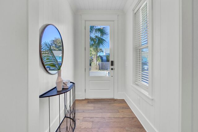 515 Bank Street, Mount Pleasant, SC 29464