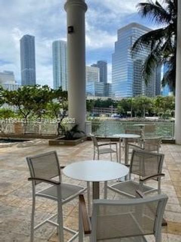 801 Brickell Key Blvd 907, Miami, FL 33131