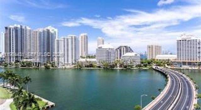 801 Brickell Key Blvd 907, Miami, FL 33131