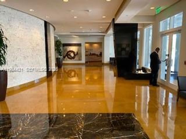 801 Brickell Key Blvd 907, Miami, FL 33131