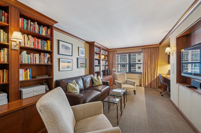 1313 N Ritchie Court 2701, Chicago, IL 60610