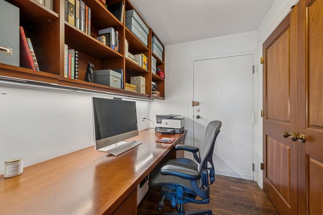 1313 N Ritchie Court 2701, Chicago, IL 60610