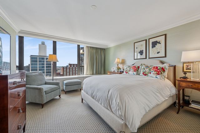 1313 N Ritchie Court 2701, Chicago, IL 60610