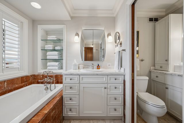 1313 N Ritchie Court 2701, Chicago, IL 60610