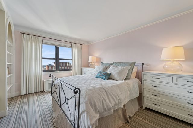 1313 N Ritchie Court 2701, Chicago, IL 60610