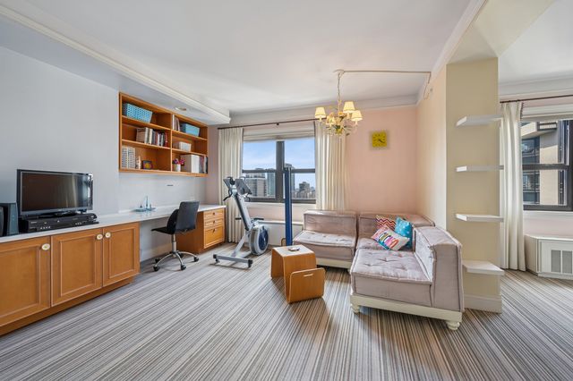 1313 N Ritchie Court 2701, Chicago, IL 60610