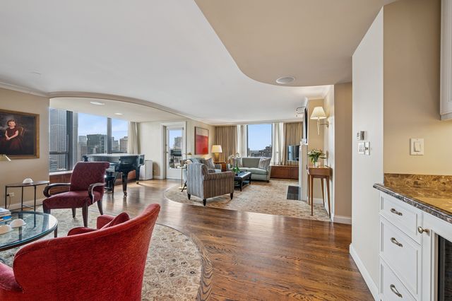 1313 N Ritchie Court 2701, Chicago, IL 60610