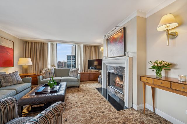 1313 N Ritchie Court 2701, Chicago, IL 60610