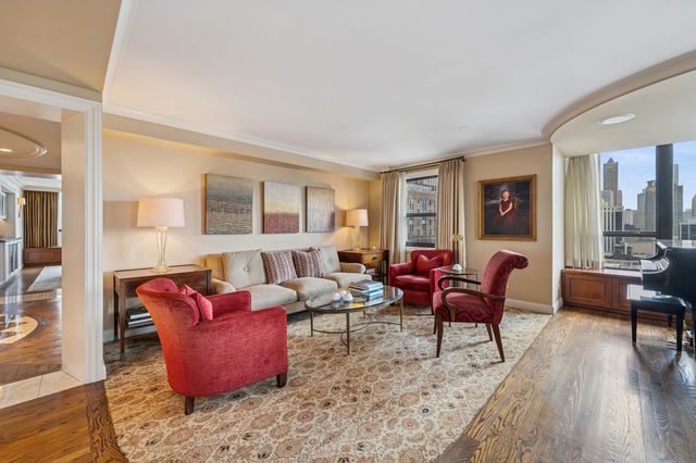 1313 N Ritchie Court 2701, Chicago, IL 60610