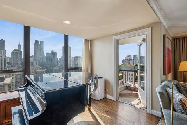 1313 N Ritchie Court 2701, Chicago, IL 60610