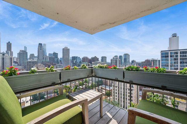 1313 N Ritchie Court 2701, Chicago, IL 60610