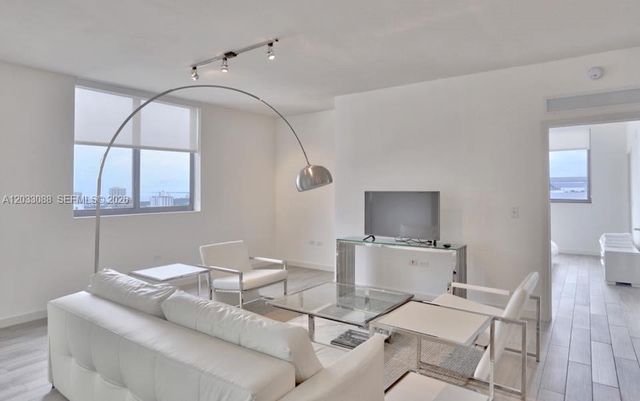 999 SW 1st Ave 2404, Miami, FL 33130