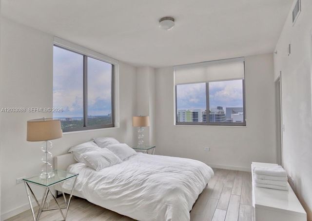 999 SW 1st Ave 2404, Miami, FL 33130